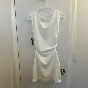Elegant White Sleeveless Dress-size M